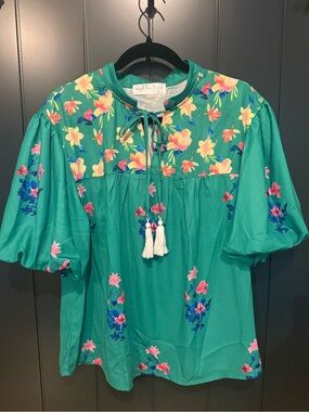 🌺 Mod Boutique Green Floral Embroidered Peasant Top Boho Chic 🌼